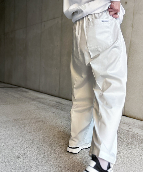 Java(ジャバ)の「《JaVa ジャバコラボ》ゆったり&美脚。2タックワイドコットンワイドパンツ(チノパンツ・レディース・ホワイト/ネイビー/ブラック/ベージュ・X-LARGE/LARGE/MEDIUM/SMALL)」の8枚目の写真