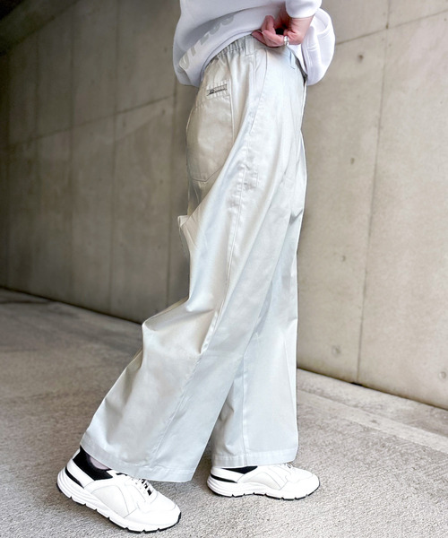Java(ジャバ)の「《JaVa ジャバコラボ》ゆったり&美脚。2タックワイドコットンワイドパンツ(チノパンツ・レディース・ホワイト/ネイビー/ブラック/ベージュ・X-LARGE/LARGE/MEDIUM/SMALL)」の9枚目の写真