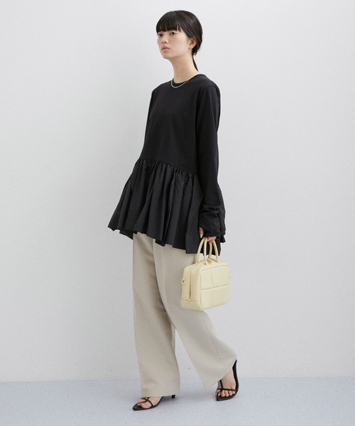 【アダムエロペ】RENUタフタティアードTEE　裾ティアードフリル　裾バルーン ADAM ET ROPE'（アダムエロペ）の「RENUタフタティアードTEE（T