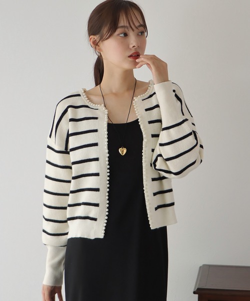 BLUEEAST（ブルーイースト）の「パールデザインニットカーディガン（カーディガン/ボレロ・レディース・アイボリー/グレー/ブラック/ピンク/アイボリー系/ブラック系・MEDIUM）」の6枚目の写真