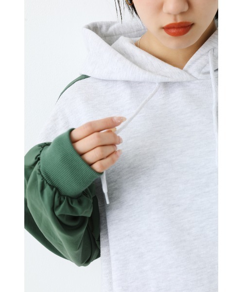 RODEO CROWNS WIDE BOWL（ロデオクラウンズワイドボウル）の「ナイロンドッキングフードワンピース（ワンピース・レディース・グレー×ホワイト/ブラック/グリーン・FREE）」の10枚目の写真