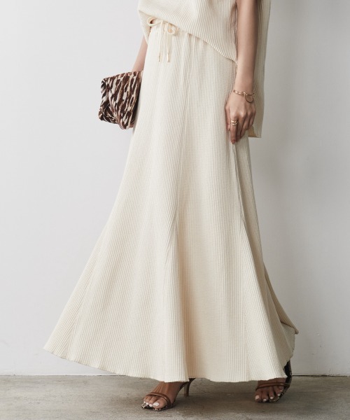 CHIC STYLE（シックスタイル）の「＜大きいサイズ＞綿100％ワッフルマーメイドスカート シックスタイル（スカート・レディース・ネイビー/スミクロ/アイボリー・L/LL/3L/4L/5L）」の17枚目の写真