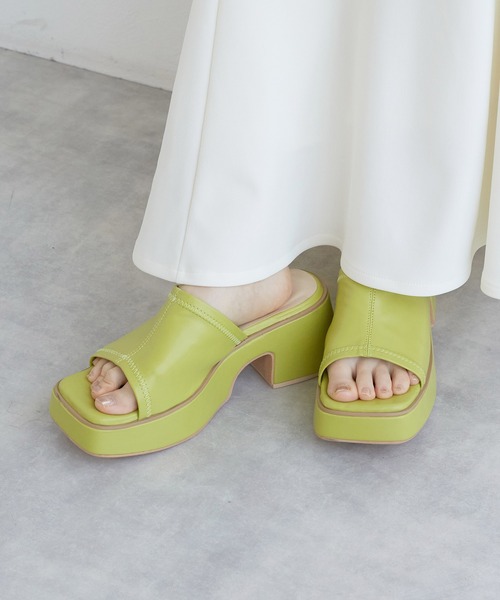 w closet（ダブルクローゼット）の「厚底ストレッチミュール（サンダル・レディース・オフホワイト/ライム/ブルー/ブラック・M/L）」の3枚目の写真