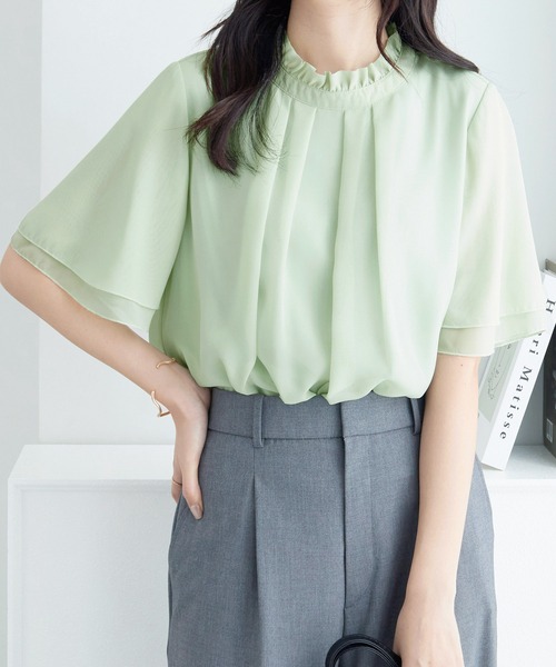 Viola e Viola（ヴィオラエヴィオラ）の「フリル衿シフォンタックブラウス（半袖）（シャツ/ブラウス・レディース・ミント/グレイッシュベージュ/グレイッシュブルー/レディッシュグレー/オフホワイト/ブラック・XX-LARGE/MEDIUM/LARGE/X-LARGE/XXX-LARGE/XXXX-LARGE）」の17枚目の写真