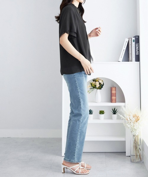 Viola e Viola（ヴィオラエヴィオラ）の「フリル衿シフォンタックブラウス（半袖）（シャツ/ブラウス・レディース・ミント/グレイッシュベージュ/グレイッシュブルー/レディッシュグレー/オフホワイト/ブラック・XX-LARGE/MEDIUM/LARGE/X-LARGE/XXX-LARGE/XXXX-LARGE）」の19枚目の写真