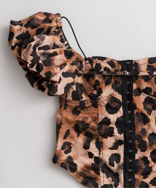 MAISON SPECIAL(メゾンスペシャル)の「レオパード2WAYスリーブコルセットブラウス【MAISON SPECIAL/メゾンスペシャル】(シャツ/ブラウス・レディース・マルチ・FREE)」の3枚目の写真