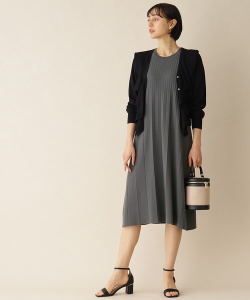 プリーツデザインニットワンピース【洗濯機洗い可/アンチピリング】