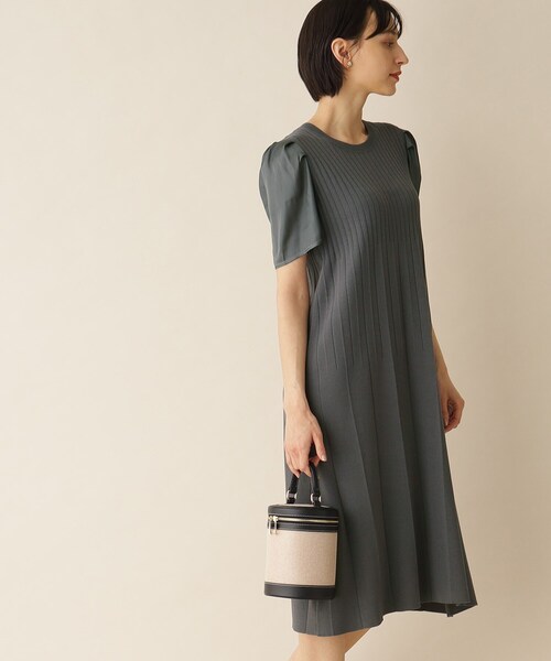 プリーツデザインニットワンピース【洗濯機洗い可/アンチピリング】