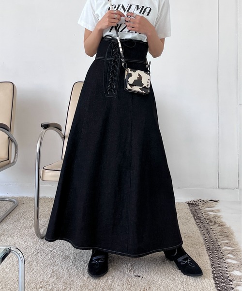 EPIMI E'PIMMY（エピミエピミー）の「マルチレースアップロングデニムスカート（デニムスカート・レディース・ネイビー/ブラック・MEDIUM）」の4枚目の写真