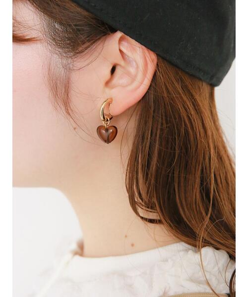 ehka sopo(エヘカソポ)の「クリアハートイヤリング(ピアス(両耳用)・レディース・オフホワイト/ブラウン・フリ-)」の9枚目の写真