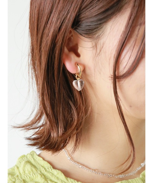 ehka sopo(エヘカソポ)の「クリアハートイヤリング(ピアス(両耳用)・レディース・オフホワイト/ブラウン・フリ-)」の2枚目の写真