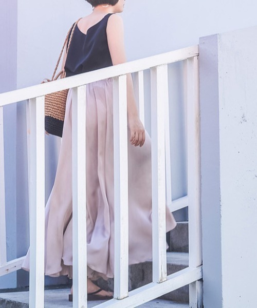 deux amour(ドゥーザムール)の「マキシ丈フレアーロングスカート(その他パンツ・レディース・ブラック/アイボリー・FREE)」の3枚目の写真