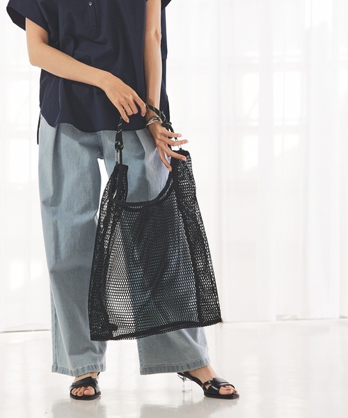 abahouse mavie（アバハウスマヴィ）の「【OUTDOOR】メッシュ３WAYショッパー（トートバッグ・レディース・ホワイト/ブラック/グレー/ホワイト系その他/ブラック系その他/グレー系その他・フリー）」の7枚目の写真