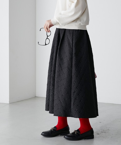 BONLECILL(ボンルシール)の「【セットアップ対応】ダイヤ柄ふくれジャガード エンボスボリュームフレアスカート(スカート・レディース・アイボリー/ブラック/ブラウン・FREE)」の16枚目の写真