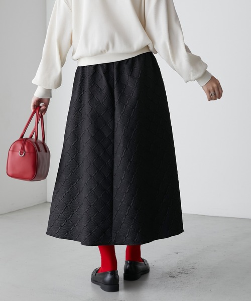 BONLECILL(ボンルシール)の「【セットアップ対応】ダイヤ柄ふくれジャガード エンボスボリュームフレアスカート(スカート・レディース・アイボリー/ブラック/ブラウン・FREE)」の17枚目の写真