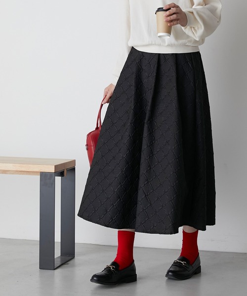 BONLECILL(ボンルシール)の「【セットアップ対応】ダイヤ柄ふくれジャガード エンボスボリュームフレアスカート(スカート・レディース・アイボリー/ブラック/ブラウン・FREE)」の18枚目の写真