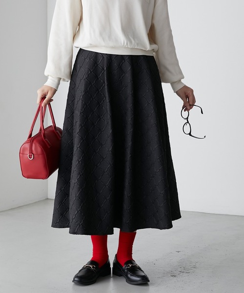 BONLECILL(ボンルシール)の「【セットアップ対応】ダイヤ柄ふくれジャガード エンボスボリュームフレアスカート(スカート・レディース・アイボリー/ブラック/ブラウン・FREE)」の22枚目の写真