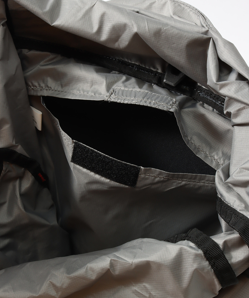 TERG(ターグ)の「【TERG / ターグ】ライトロールトップバックパック(バックパック/リュック・メンズ・ブラック/グレー・FREE)」の20枚目の写真