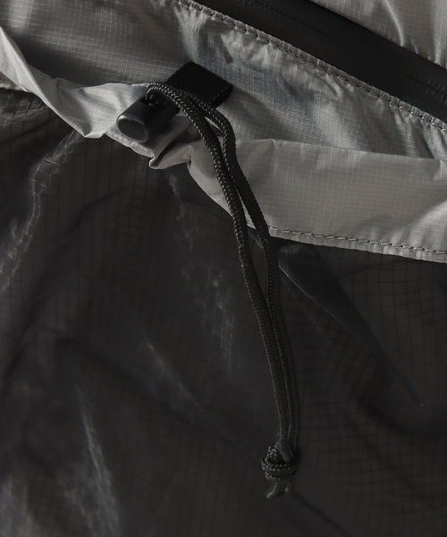 TERG(ターグ)の「【TERG / ターグ】ライトロールトップバックパック(バックパック/リュック・メンズ・ブラック/グレー・FREE)」の17枚目の写真