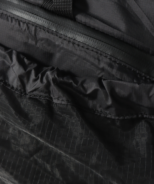 TERG(ターグ)の「【TERG / ターグ】ライトロールトップバックパック(バックパック/リュック・メンズ・ブラック/グレー・FREE)」の19枚目の写真