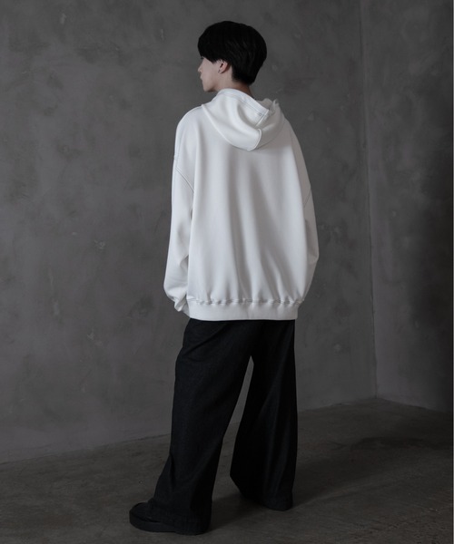 sisa.(シサ)の「Stitch big parker/ステッチビッグパーカー(パーカー・メンズ・ブラック/ホワイト・LARGE/SMALL/MEDIUM)」の5枚目の写真