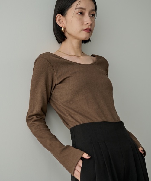 Shelly island（シェリーアイランド）の「カップ付きバックオープンロンT（Tシャツ/カットソー・レディース・ブラック/ホワイト/ピンク/ブラウン/チャコールグレー・FREE）」の4枚目の写真