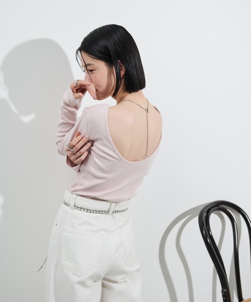 Shelly island（シェリーアイランド）の「カップ付きバックオープンロンT（Tシャツ/カットソー・レディース・ブラック/ホワイト/ピンク/ブラウン/チャコールグレー・FREE）」の6枚目の写真