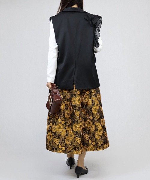 ANOTHER S（アナザーエス）の「アシンメトリーフリルジレー（スーツベスト・レディース・ブラック・FREE）」の4枚目の写真