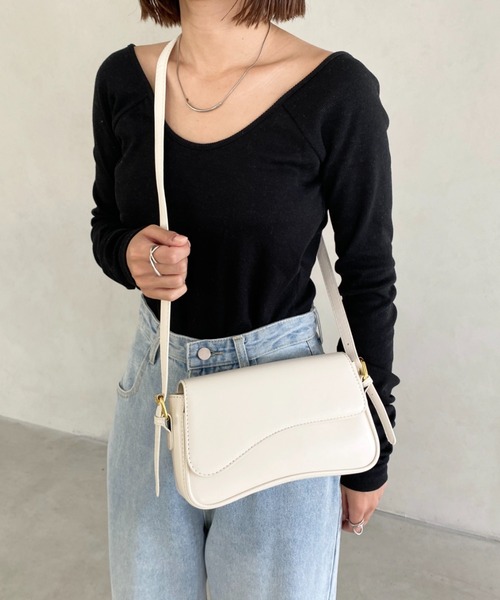 wears(ウェアーズ)の「2WAYPUフラップミニショルダーバッグ(ショルダーバッグ・レディース・シルバー/ダークブラウン/アイボリー/ブラック・FREE)」の5枚目の写真