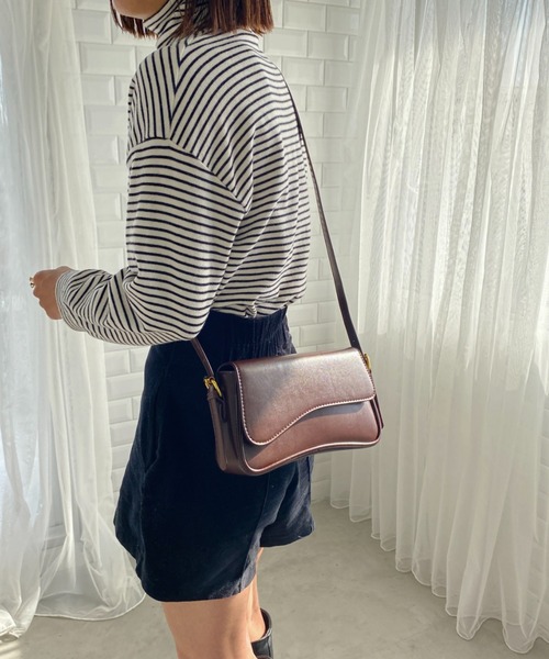 wears(ウェアーズ)の「2WAYPUフラップミニショルダーバッグ(ショルダーバッグ・レディース・シルバー/ダークブラウン/アイボリー/ブラック・FREE)」の14枚目の写真