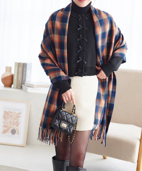 KOBE LETTUCE（コウベレタス）の「チェック柄大判ストール（ストール/ショール・レディース・ネイビー系/ホワイト系その他/ブラウン系その他/グレー系その他/ブラック×グレー・FREE）」の5枚目の写真