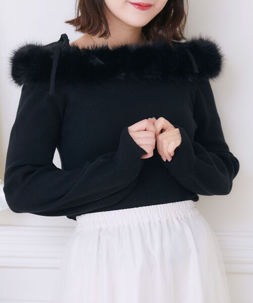 ems excite（エムズエキサイト）の「ファーオフショルNTPO（ニット