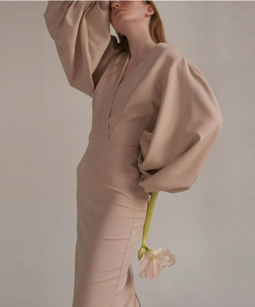 Ritomo De Ricco（リトモ・デ・リコ）の「SALE　Vネックバルーンスリーブペンシルドレス（ドレス・レディース・ブラック/ベージュ・MEDIUM/LARGE/SMALL）」の5枚目の写真
