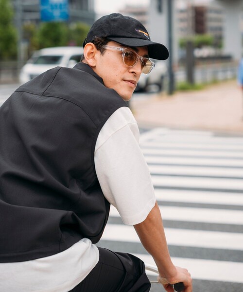 FREAK'S STORE(フリークスストア)の「速乾素材 リラックスフィット リネンライク ジップベスト リネン風 ホームケア(ベスト・メンズ・ブラック/オリーブ/オフホワイト/チャコールグレー・LARGE/SMALL/MEDIUM)」の16枚目の写真