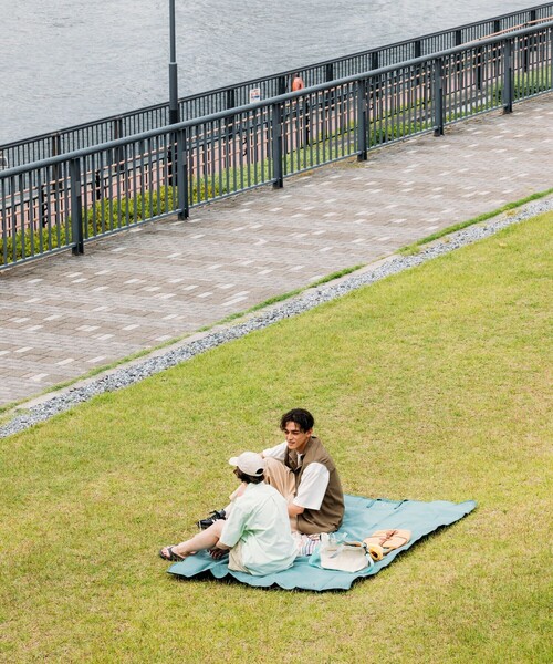 FREAK'S STORE(フリークスストア)の「速乾素材 リラックスフィット リネンライク ジップベスト リネン風 ホームケア(ベスト・メンズ・ブラック/オリーブ/オフホワイト/チャコールグレー・LARGE/SMALL/MEDIUM)」の17枚目の写真