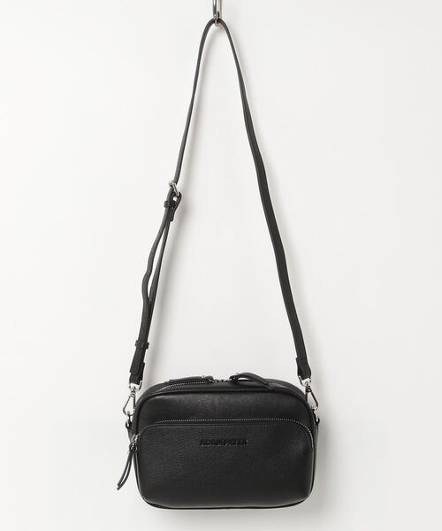 ADAM PATEK(アダムパテック)の「【ADAM PATEK】 shrink leather mini camera bag/レザーミニカメラバッグ(ショルダーバッグ・メンズ・ブラック・FREE)」の1枚目の写真