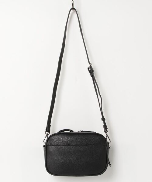 ADAM PATEK(アダムパテック)の「【ADAM PATEK】 shrink leather mini camera bag/レザーミニカメラバッグ(ショルダーバッグ・メンズ・ブラック・FREE)」の2枚目の写真