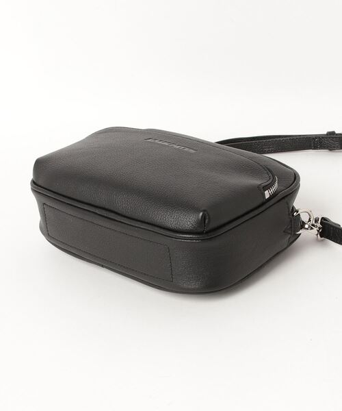 ADAM PATEK(アダムパテック)の「【ADAM PATEK】 shrink leather mini camera bag/レザーミニカメラバッグ(ショルダーバッグ・メンズ・ブラック・FREE)」の3枚目の写真