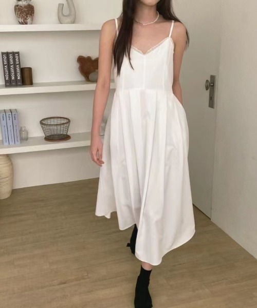 FREE STYLISTS(フリー スタイリスト)の「YUGA_YGMC Vネック キャミソールワンピース(ワンピース・レディース・ブラック/ホワイト・FREE)」の3枚目の写真