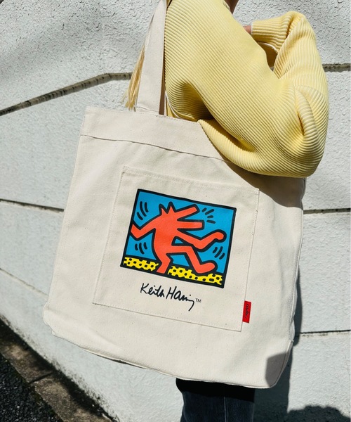Keith Haring(キース・ヘリング)の「Keith Haring/ / コットンキャンバストート /(トートバッグ・メンズ・ホワイト系その他/ブラック系その他4/ブラック系その他2/ホワイト系その他6/ブラック系その他/ホワイト系その他2/ブラック系その他3/ホワイト系その他4/ブラック系その他5/ホワイト系その他3・ONESIZE)」の5枚目の写真