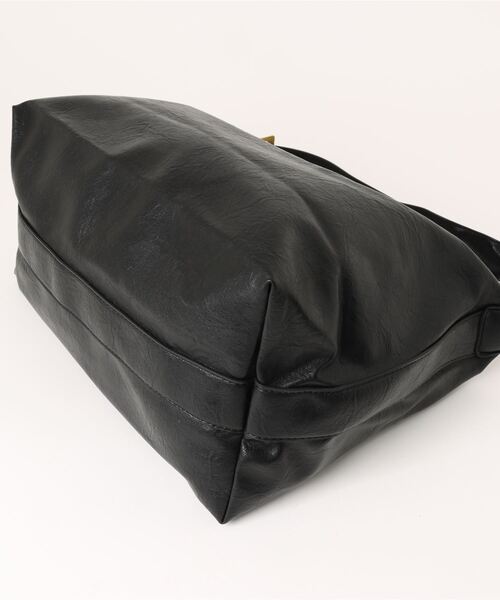 aimoha(アイモハ)の「PUレザー大きめショルダーバッグ(ショルダーバッグ・レディース・ブラック/ベージュ/チョコ/ブラウン・FREE)」の6枚目の写真