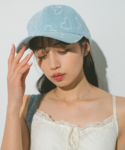 VANNIE U(ヴァニーユー)の「ハートカットデニムキャップ(キャップ・レディース・ブルー/ライトブルー・FREE)」の8枚目の写真