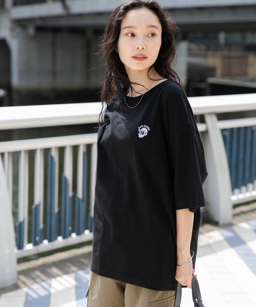 WEGO（ウィゴー）の「WEGO/リラックスフィットワンポイントT（Tシャツ/カットソー・メンズ・ホワイト/ダークグリーン/グレー/サックスブルー/ブラック/ホワイト系その他/その他1/その他2/その他3・MEDIUM/LARGE/SMALL）」の5枚目の写真
