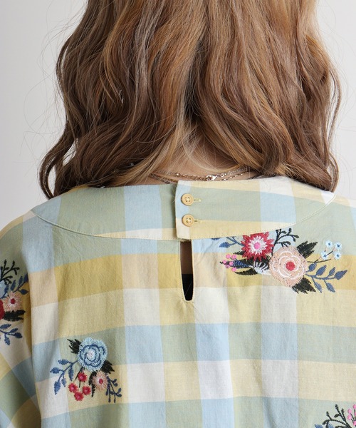 EMAGO 花総柄刺繍ﾁｪｯｸﾌﾞﾗｳｽ（シャツ/ブラウス）｜Emago（イマゴ）