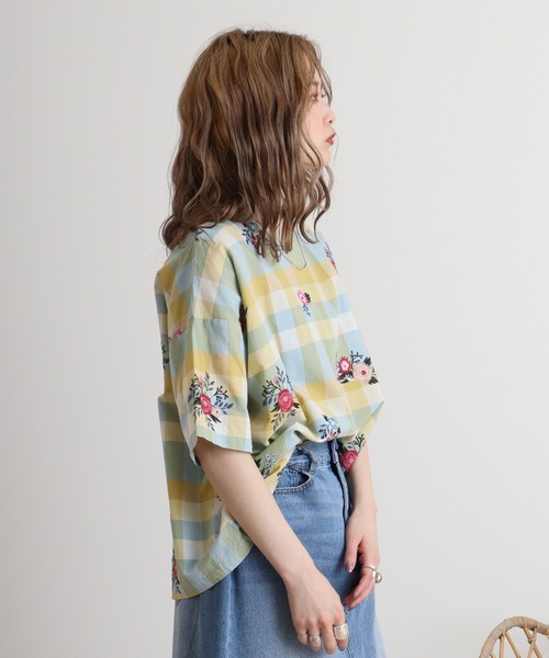 EMAGO 花総柄刺繍ﾁｪｯｸﾌﾞﾗｳｽ（シャツ/ブラウス）｜Emago（イマゴ）