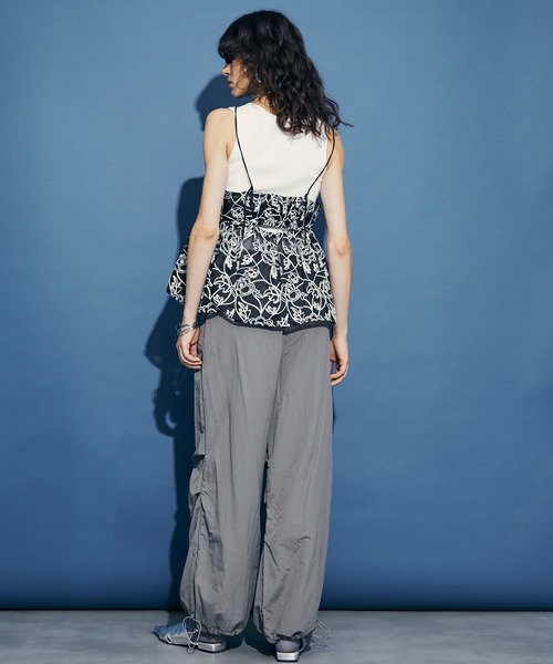 uyu.(ウユ)の「Flower Jacquard Sheer Camisole / フラワージャガードシアーキャミソール【uyu.ウユ】(キャミソール・レディース・ブラック/アイボリー・FREE)」の14枚目の写真