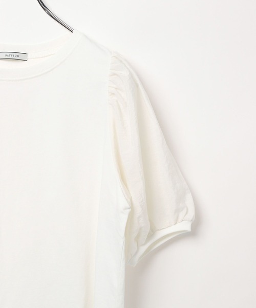 BAYFLOW（ベイフロー）の「[シアーな袖が旬]パフスリーブＴシャツ（Tシャツ/カットソー・レディース・オフホワイト/レッド/ブラック・FREE）」の18枚目の写真