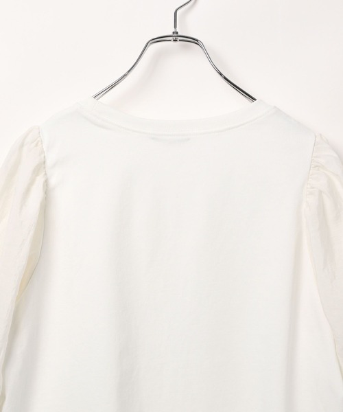 BAYFLOW（ベイフロー）の「[シアーな袖が旬]パフスリーブＴシャツ（Tシャツ/カットソー・レディース・オフホワイト/レッド/ブラック・FREE）」の20枚目の写真