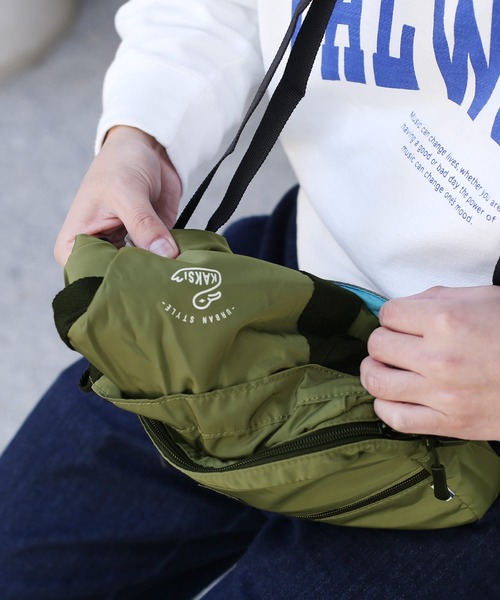 sankyo shokai（サンキョウショウカイ）の「[KAKSI] ショルダーバッグ 軽量 折りたたみ トート付き（ショルダーバッグ・レディース・サーモンピンク/ライトグレー/ライトベージュ/ブラック/カーキ・FREE）」の10枚目の写真