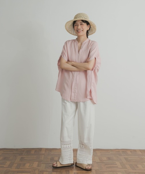 URBAN RESEARCH DOORS(アーバンリサーチドアーズ)の「ギャザースリーブスキッパーブラウス(シャツ/ブラウス・レディース・オフホワイト/グレー系その他/ライトピンク・MEDIUM)」の13枚目の写真